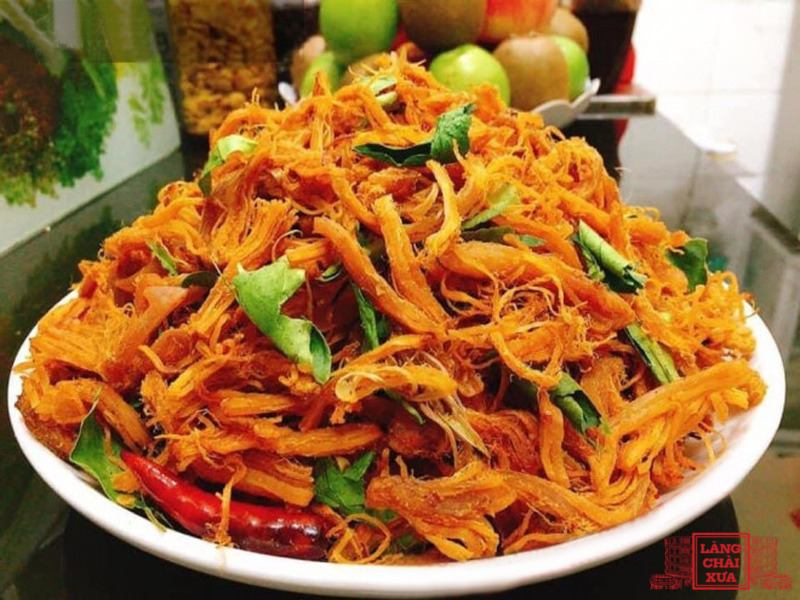 khô gà lá chanh thơm ngon đậm vị tại ăn cùng bà xíu